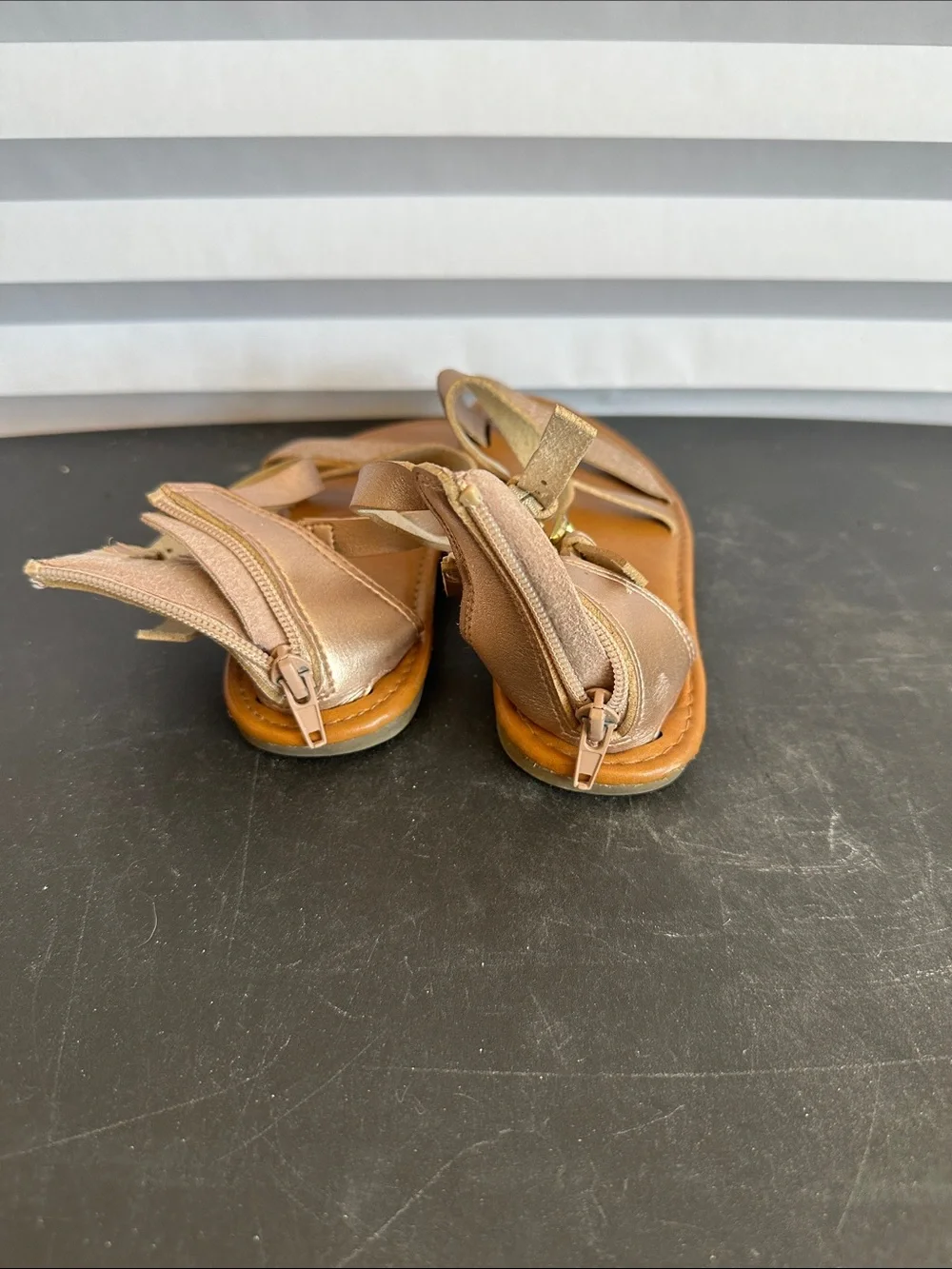 Rampage Girls Size 2 Pink Zip Back Strappy Summer Sandals Shoes